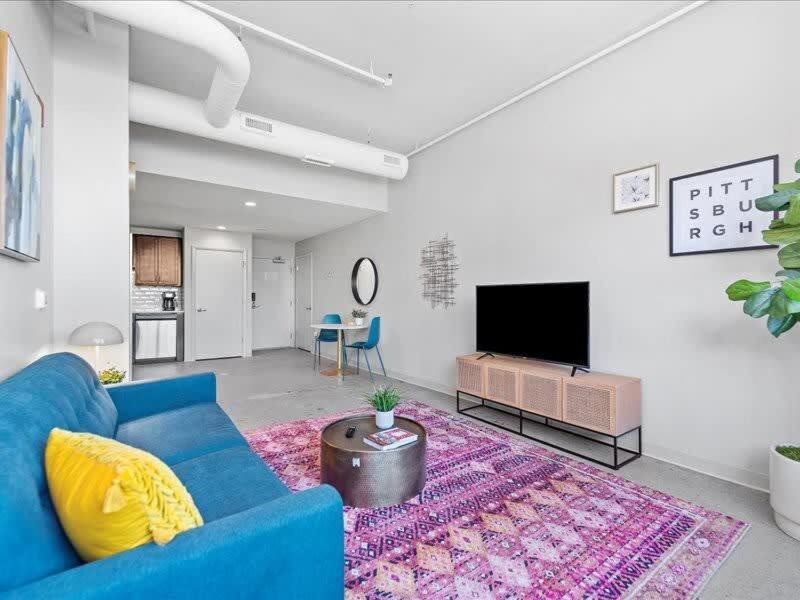 Cozysuites Trendy 1Br, Downtown Питтсбург Экстерьер фото